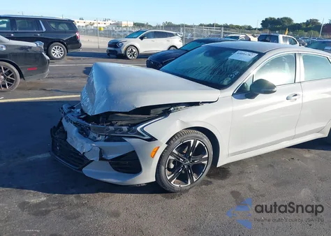 2023 Kia K5 Gt-Line z USA, uszkodzony, nr VIN 5XXG64J24PG207732